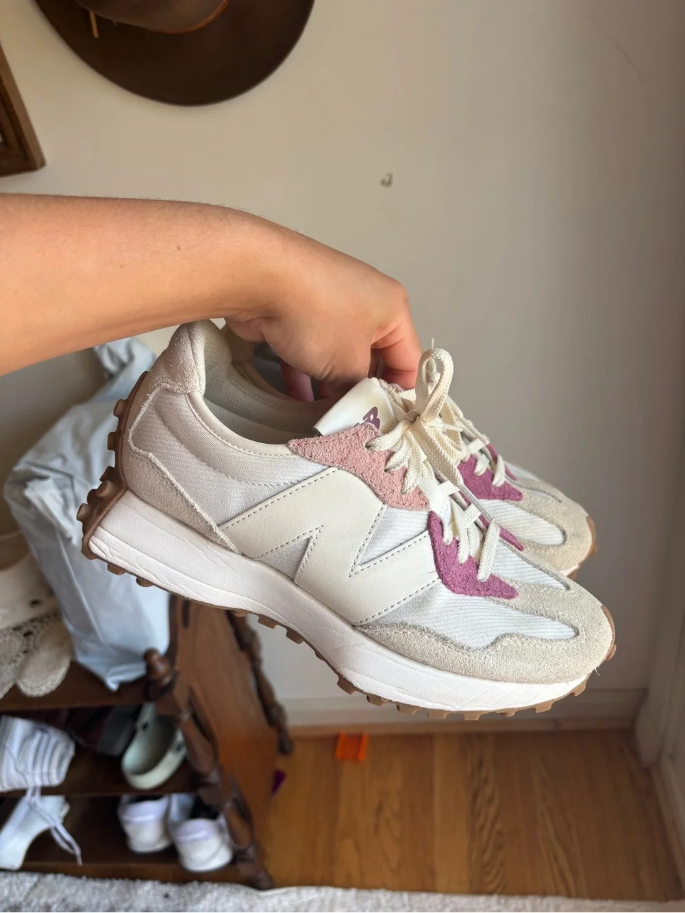 New Balance 327 Women's Sneaker size 7.5